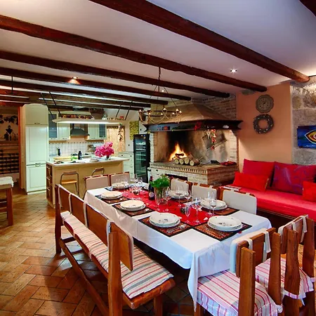 Alma Island Vis Komiža