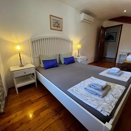 Villa Alma Island Vis *