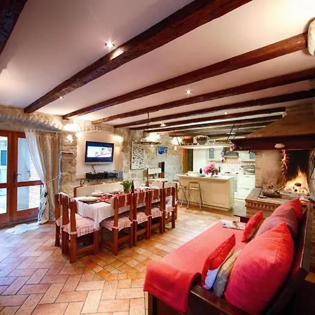 Villa Alma Island Vis