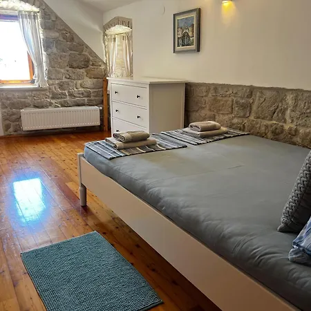 Alma Island Vis Villa *